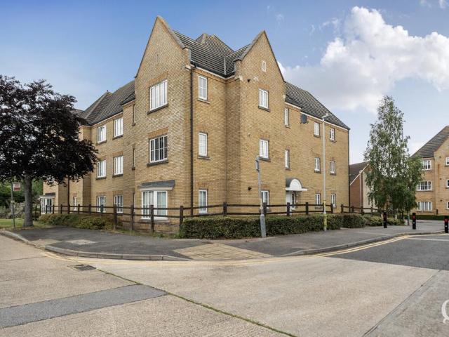 Flat for sale in Oad Street, Kent