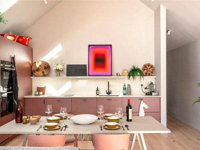 Flat for sale in Farnham, Waverley