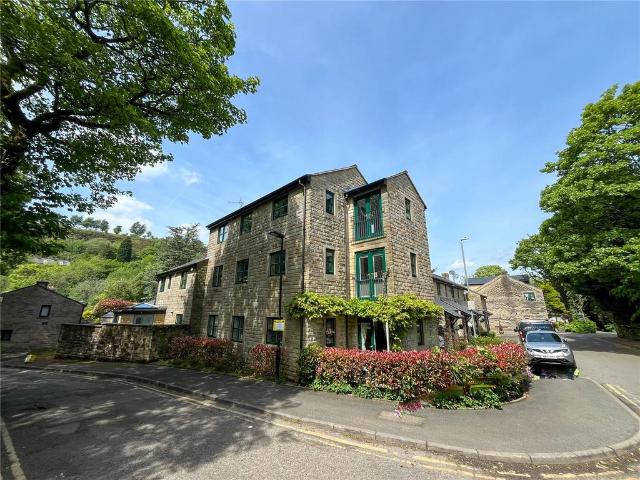 Flat for sale in Saddleworth, Pendock