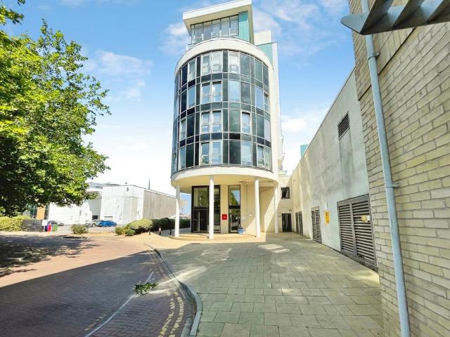 Flat for sale in Ocean Village, City Of Southampton