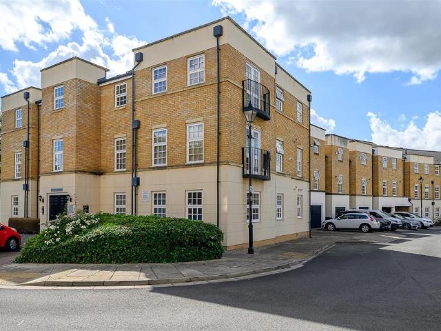 Flat for sale in High Field, York
