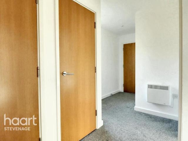 Flat for sale in Pin Green Industrial Area, Shephall