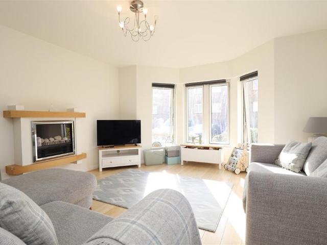 Flat for sale in Foss Islands, High Field
