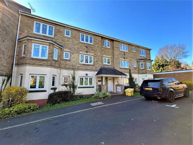 Flat for sale in Stirchley, West Midlands