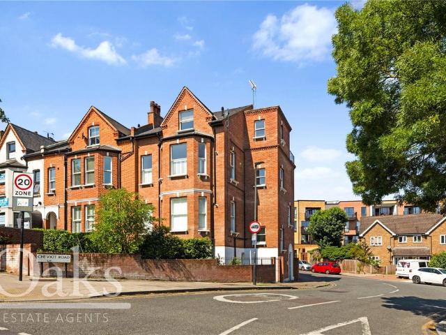 Flat for sale in West Norwood, Greater London