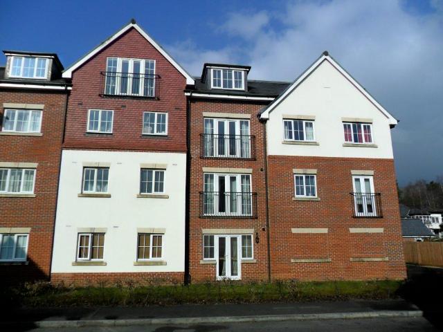 Flat for sale in Bolton Low Houses, Hampshire