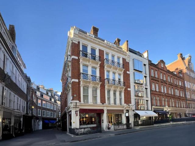 Flat for sale in East Marylebone, Mayfair