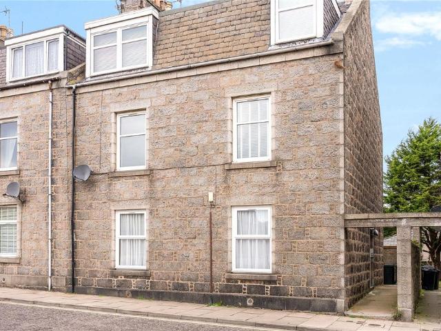 Flat for sale in Ballindoch, Scotland