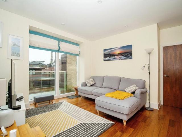 Flat for sale in Fordington