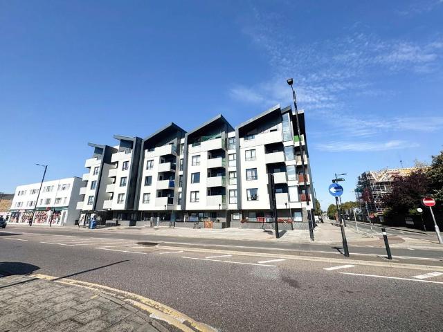 Flat for sale in Milton, Alton Barnes