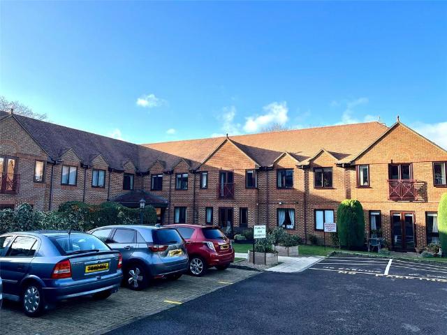 Flat for sale in Shalford, Westborough
