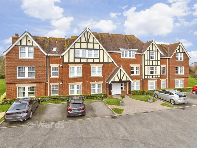 Flat for sale in Acol, Kent