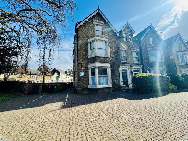 Flat for sale in Peterborough