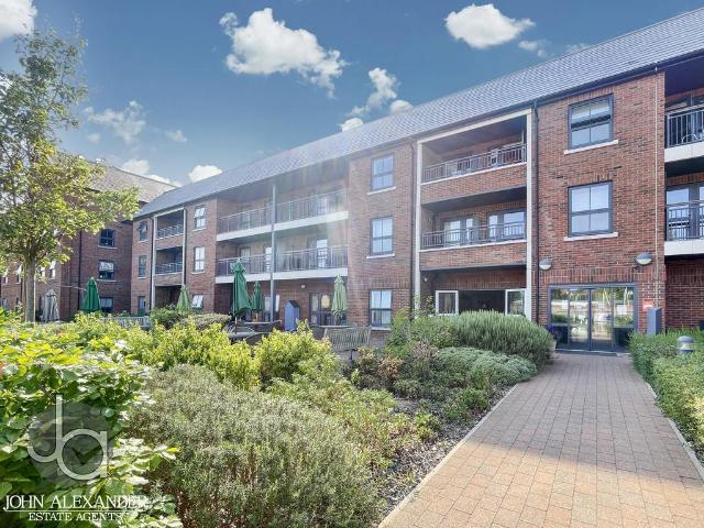 Flat for sale in Fordham Heath, Essex