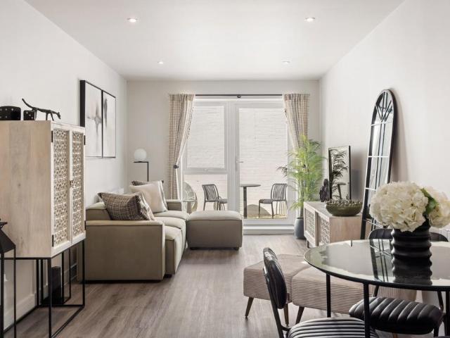 Flat for sale in Ewens Farm, Golden Valley