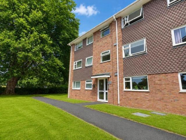 Flat for sale in Southcote, Reading