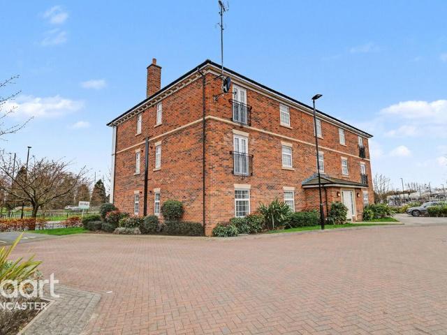 Flat for sale in Belle Vue, South Yorkshire