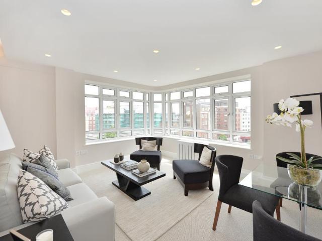 Flat for sale in Paddington, Greater London