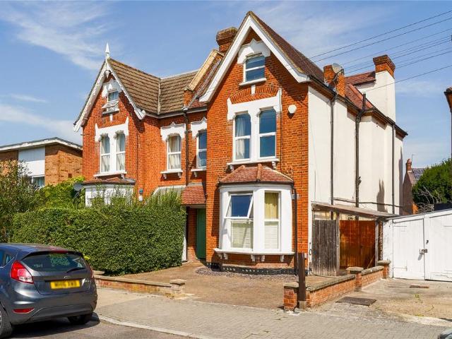 Flat for sale in Streatham, Greater London