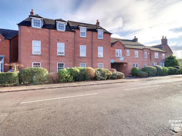 Flat for sale in Lichfield, Boley Park