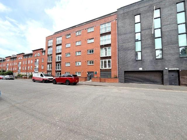 Flat for sale in Thornwood, Partick