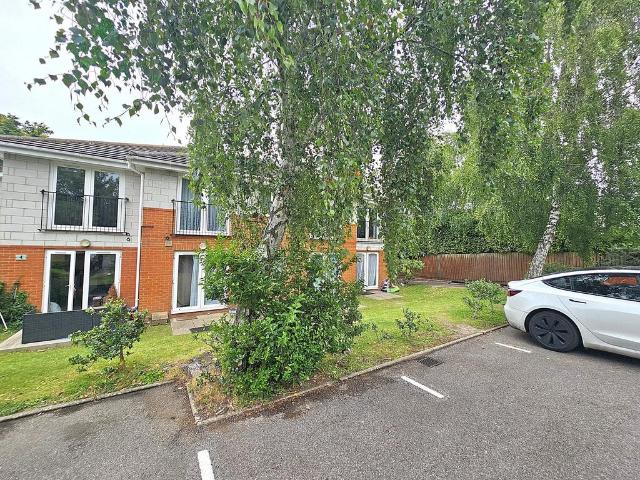 Flat for sale in Poole