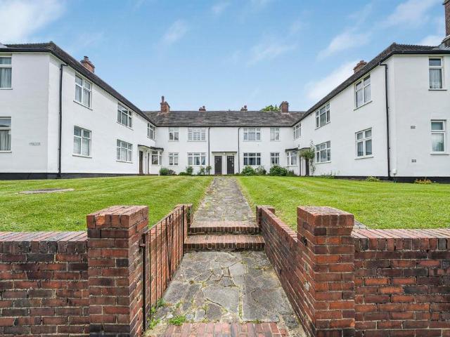 Flat for sale in Middle Park, Greater London