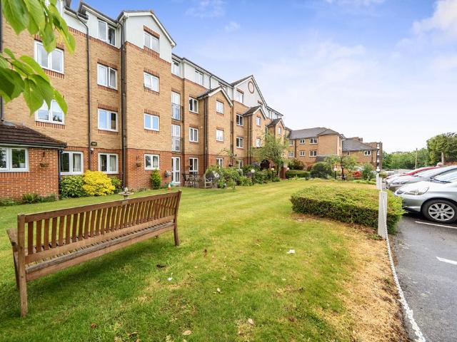 Flat for sale in Woodcote Green, Greater London