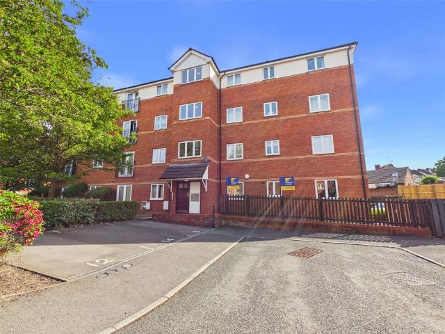 Flat for sale in The Ronkswood, Worcestershire
