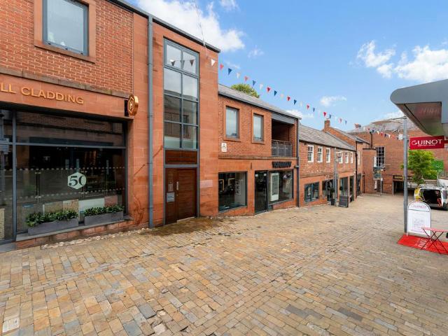 Flat for sale in Knutsford