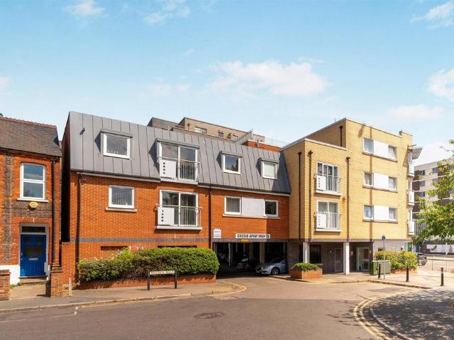 Flat for sale in North Watford