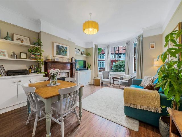 Flat for sale in London Borough of Lambeth, Greater London