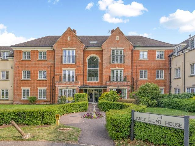 Flat for sale in Evershot, Oxfordshire