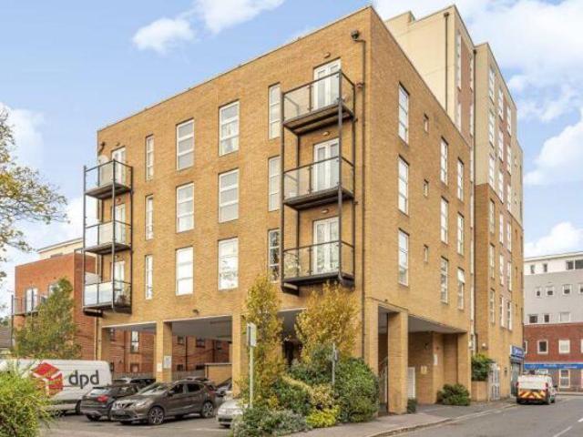 Flat for sale in Slough, Isle Of Man