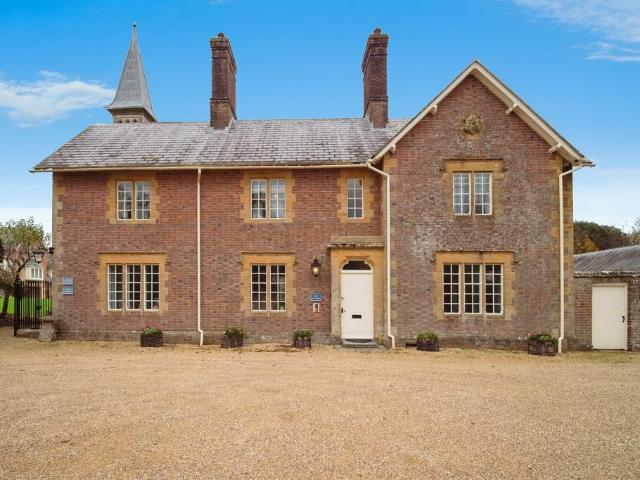 Flat for sale in Athelhampton and Puddletown, Puddletown