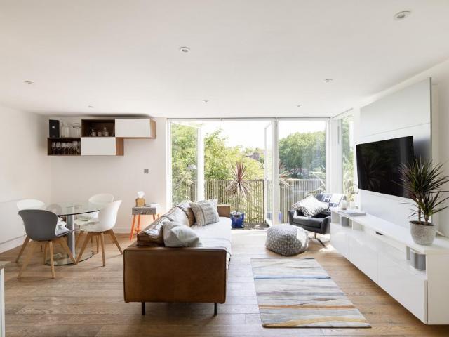 Flat for sale in Walworth, Greater London