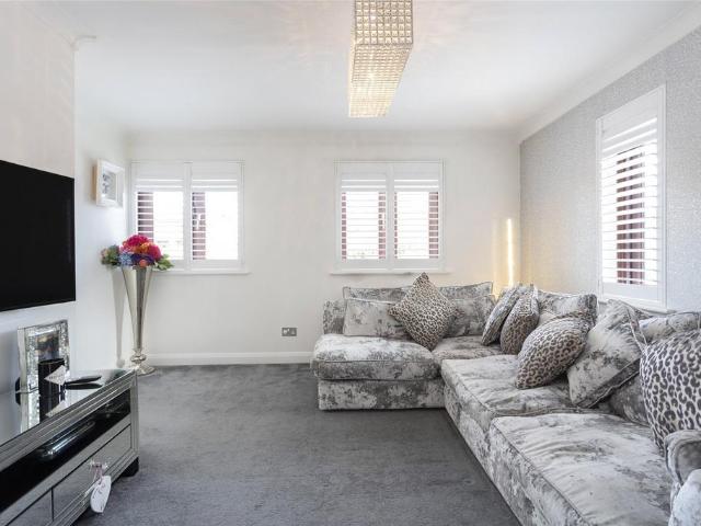 Flat for sale in Epping, Essex
