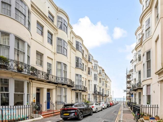 Flat for sale in Kemptown, Brighton & Hove