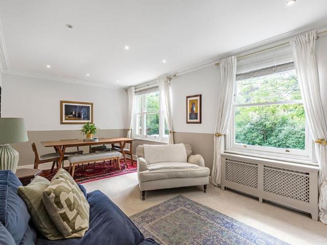 Flat for sale in Putney, Greater London