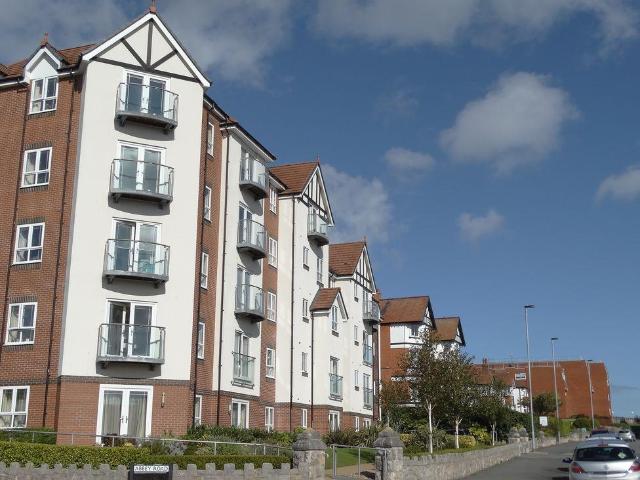 Flat for sale in Colwyn Bay, Wales
