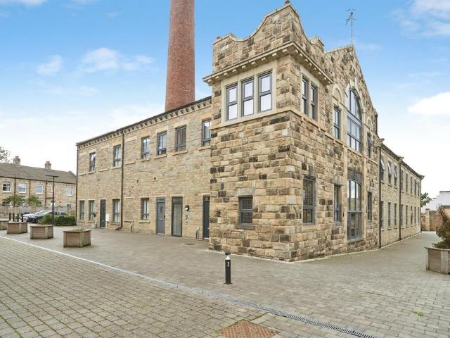 Flat for sale in Henshaw, Yeadon