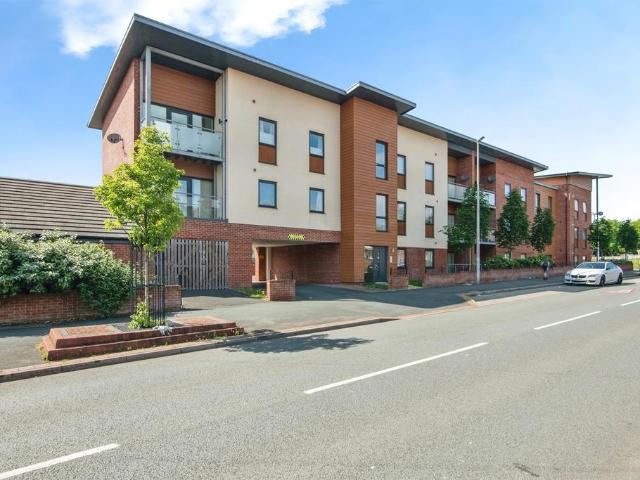 Flat for sale in Swan Village, Oldbury