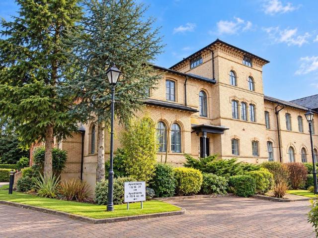 Flat for sale in Georgia, Greater Manchester