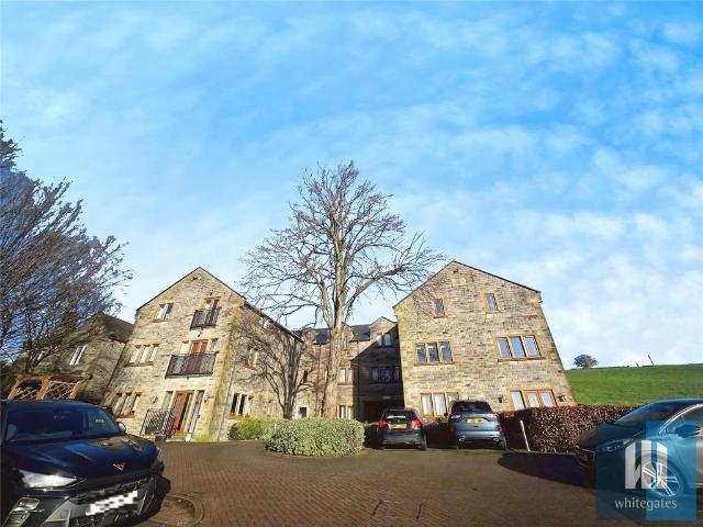 Flat for sale in Ainley Top, West Yorkshire