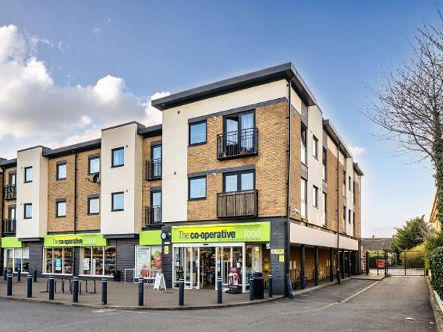 Flat for sale in Evershot, Oxfordshire