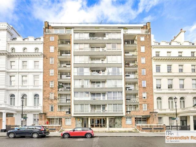 Flat for sale in Bayswater, Greater London