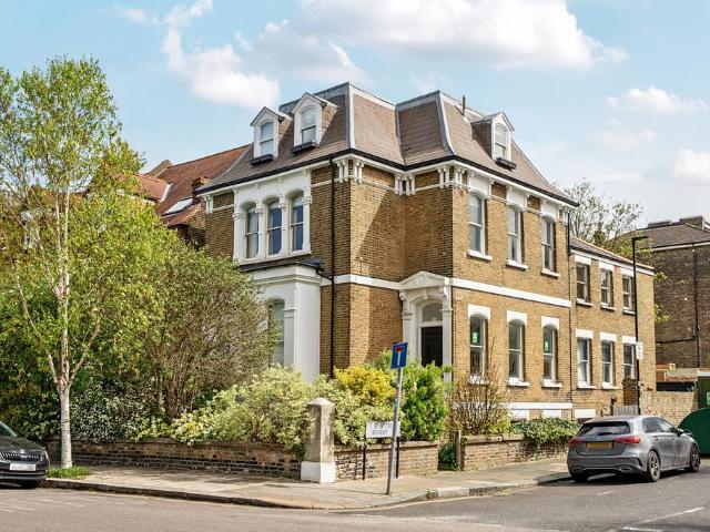 Flat for sale in Loughborough Junction, Greater London