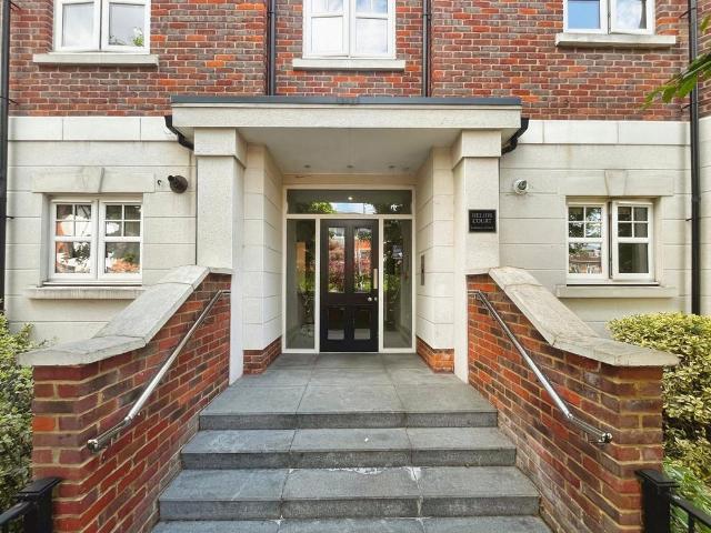 Flat for sale in Fishery, Maidenhead