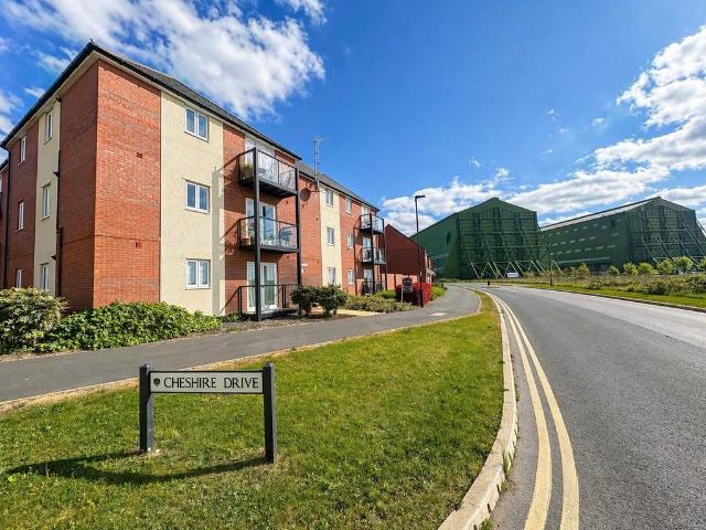 Flat for sale in Harrowden, Bedford