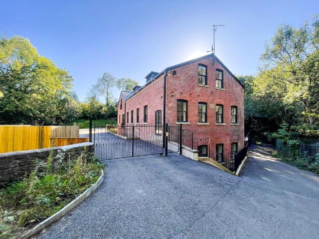 Flat for sale in Woodley, Greater Manchester